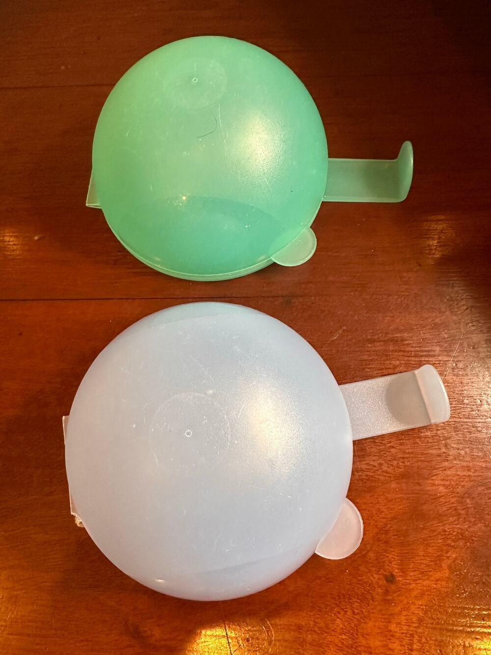 Tupperware Forget Me not Oniion Holder Blue Green Set of 2 Fruit Vintage Lot